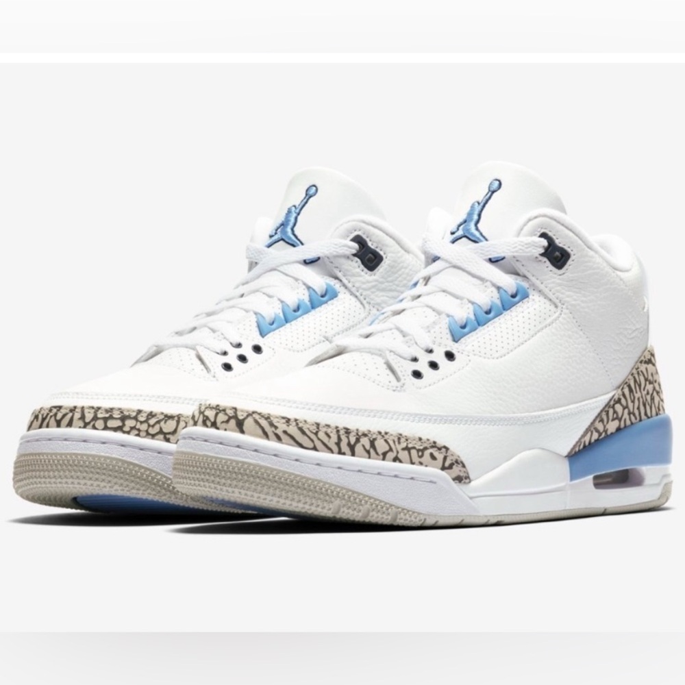 NEW Air Jordan Retro 3 UNC White Valor Blue CT8532-104 Size 10 100% Authentic